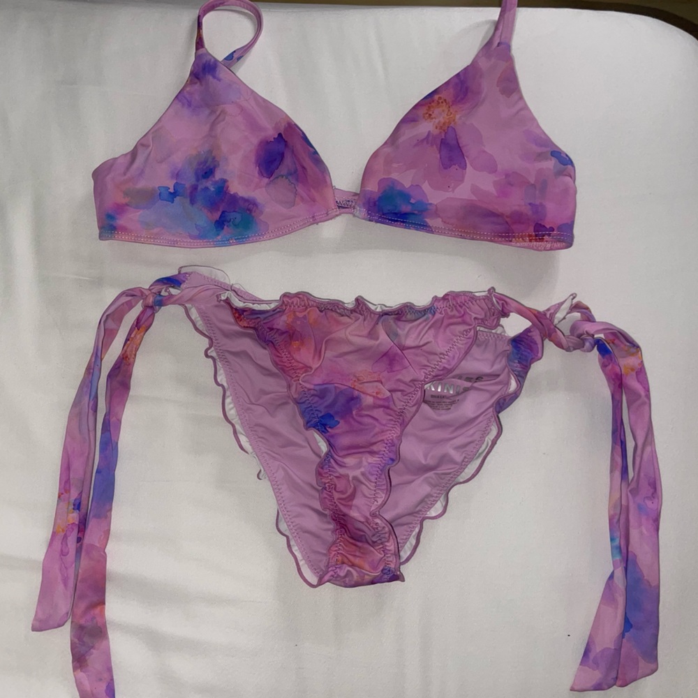 frankie’s bikini set